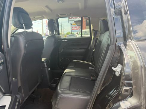 Used 2014 Jeep Compass Latitude FWD image 12