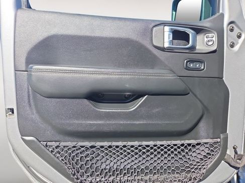 Used 2021 Jeep Wrangler Unlimited Sahara image 16