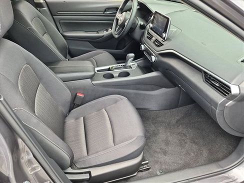 Certified 2025 Nissan Altima 2.5 S FWD image 18