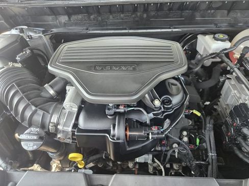 Used 2021 GMC Acadia SLE w/ Driver Convenience Package AWD/4WD image 32