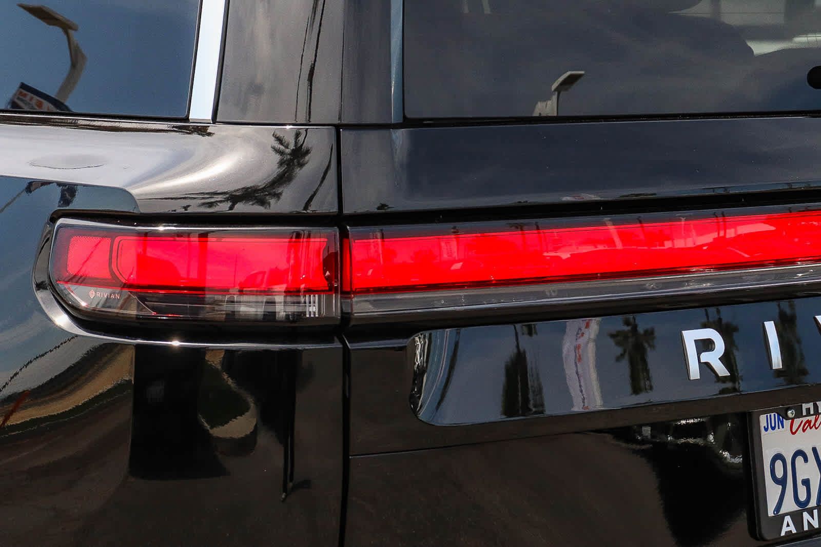 Used 2023 Rivian R1S Adventure Quad AWD/4WD image 10
