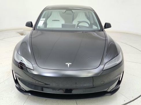 Used 2024 Tesla Model 3 Performance image 2