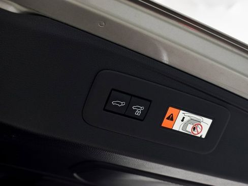 Used 2025 Lexus GX 550 image 40