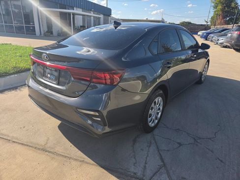 Used 2021 Kia Forte Sedan FWD image 3