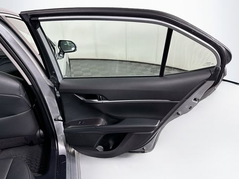 Used 2024 Toyota Camry SE image 28