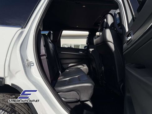 Used 2019 Jeep Grand Cherokee Limited image 17