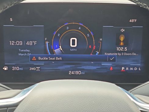 Used 2025 Chevrolet Traverse LT w/ Sun and Wheel Package image 25