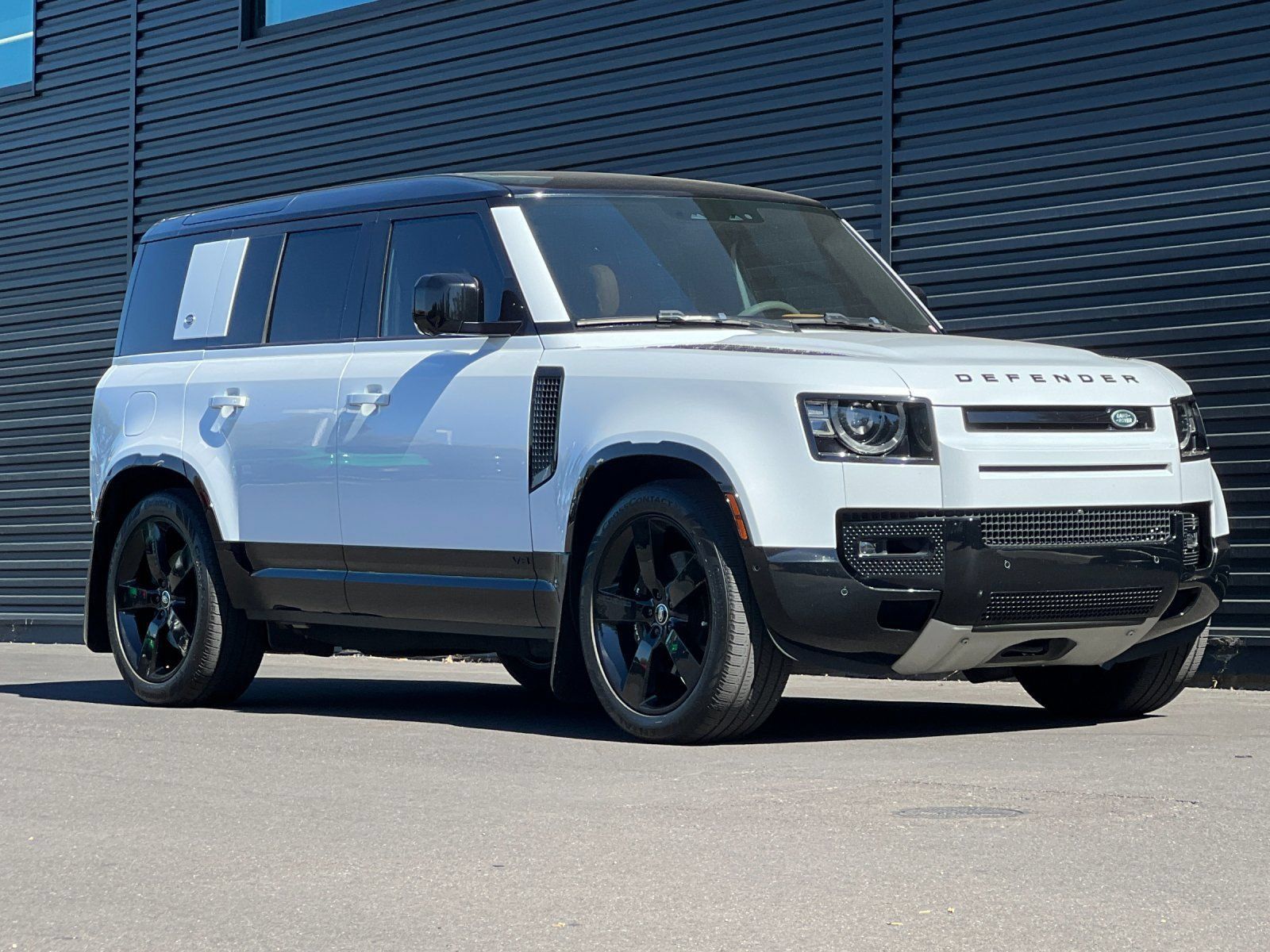 Used 2023 Land Rover Defender 110 V8 AWD/4WD image 8