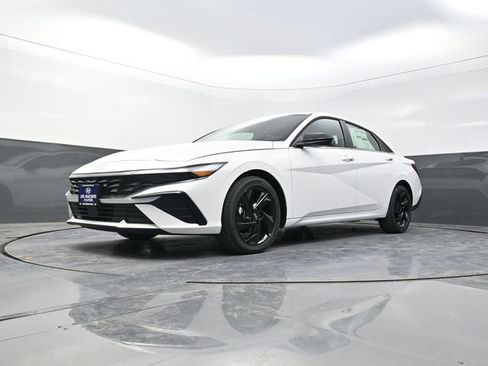 New 2026 Hyundai Elantra SEL Sport Premium FWD image 32