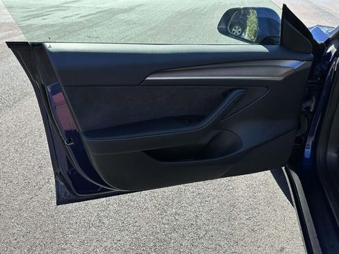 Used 2023 Tesla Model 3 Standard Range image 5