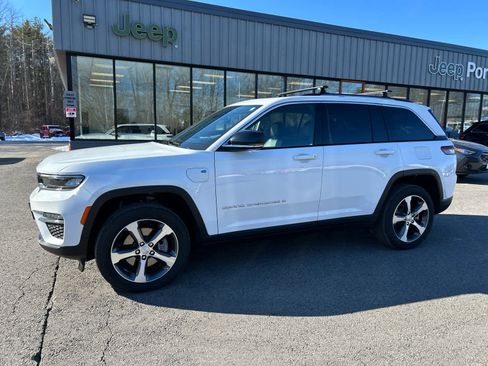 Used 2022 Jeep Grand Cherokee Limited 4xe image 10