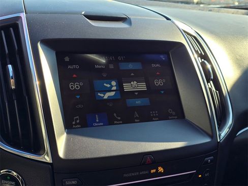 Used 2019 Ford Edge Titanium w/ Cold Weather Package image 19