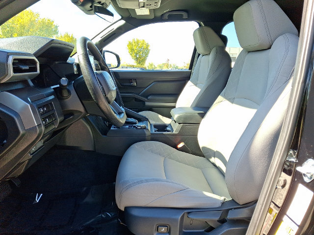 Used 2025 Toyota Tacoma SR5 AWD/4WD image 12