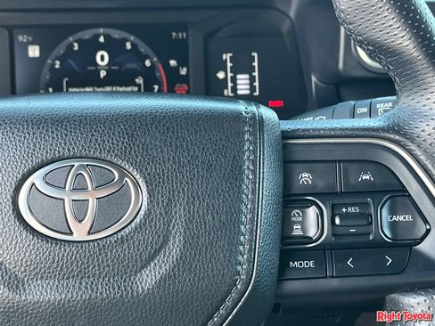 Certified 2025 Toyota 4Runner SR5 AWD/4WD image 24