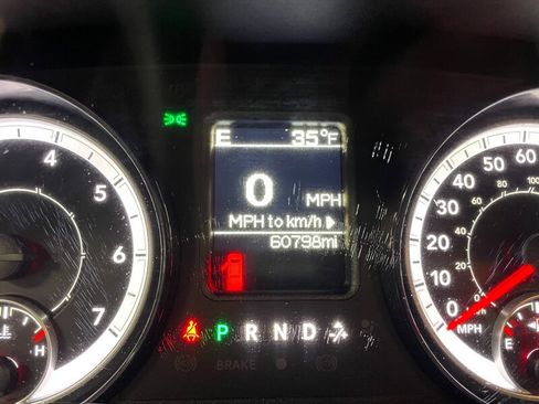 Used 2021 RAM 1500 Classic SLT image 11