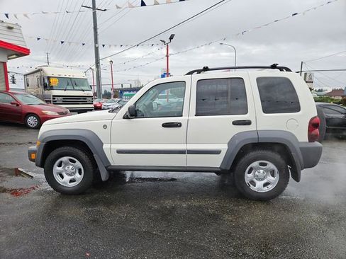 Used 2005 Jeep Liberty Sport image 6