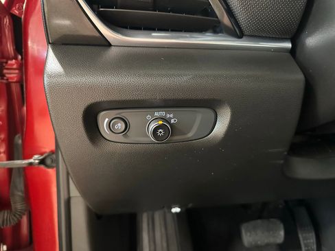 Used 2023 Chevrolet Traverse RS image 24