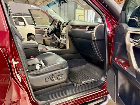 Used 2018 Lexus GX 460 Premium w/ Premium Package AWD/4WD image 21
