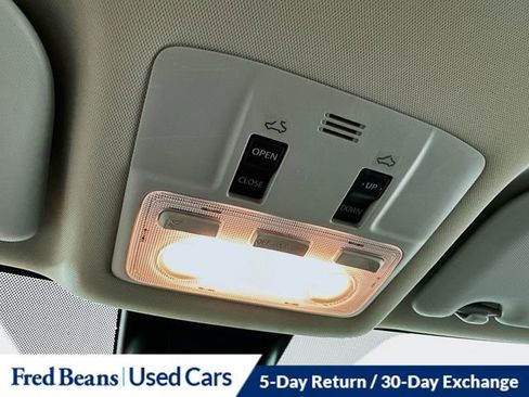 Used 2017 Toyota Corolla LE w/ LE Premium Package w/Moonroof image 15