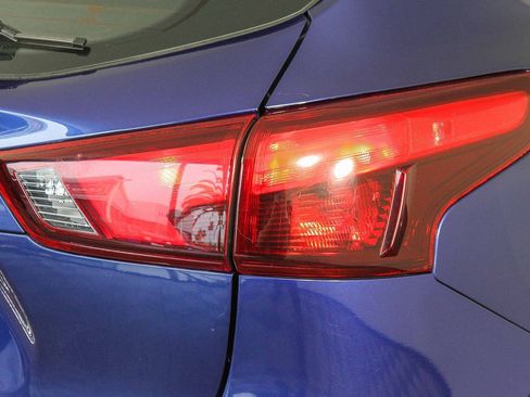 Used 2018 Nissan Rogue Sport S w/ S Appearance Package image 9