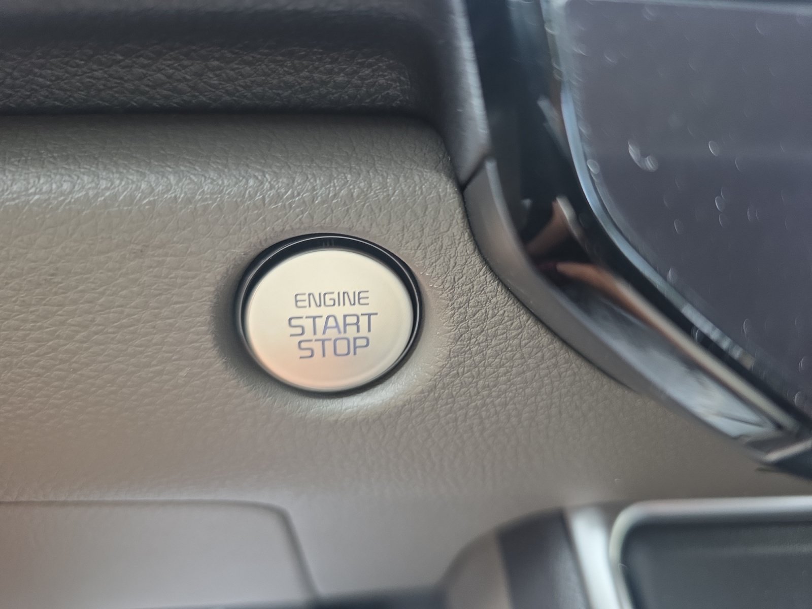 Certified 2026 Kia Carnival FWD image 17