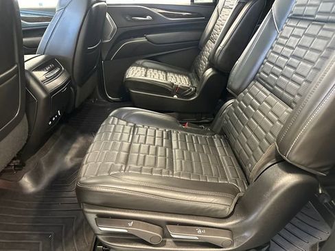 Used 2022 Cadillac Escalade ESV Sport Platinum w/ Heavy-Duty Trailer Package AWD/4WD image 27