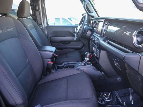 Certified 2023 Jeep Gladiator Overland image 17