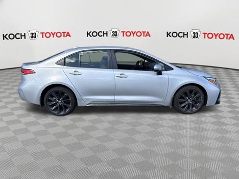 Used 2026 Toyota Corolla SE image 9