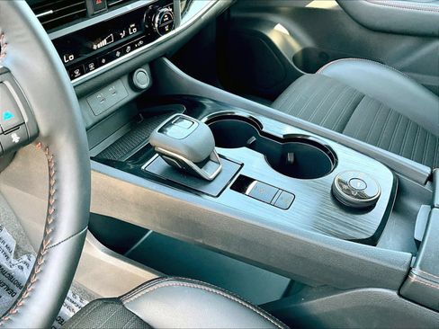 Certified 2026 Nissan Rogue SV AWD/4WD image 21
