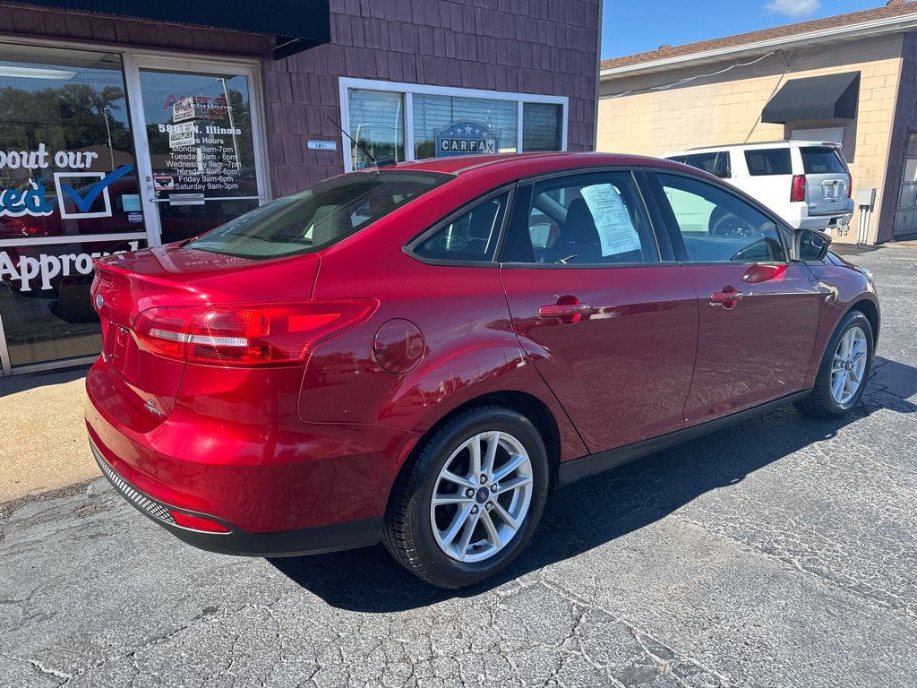 Used 2016 Ford Focus SE w/ SE Cold Weather Package FWD image 5