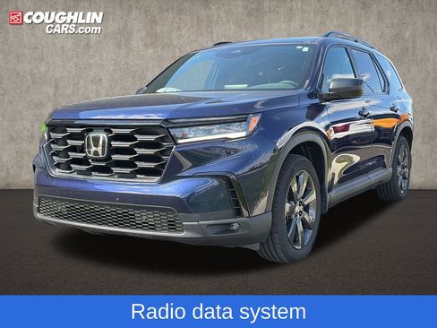 Used 2025 Honda Pilot Sport image 4