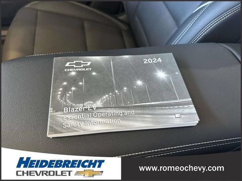 Used 2024 Chevrolet Blazer EV LT AWD/4WD image 28