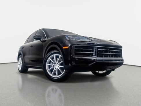 Used 2024 Porsche Cayenne Base image 4