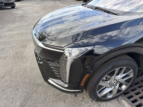 New 2026 Cadillac Optiq Luxury 1 image 10