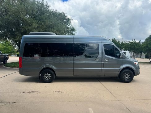 Used 2019 Mercedes-Benz Sprinter 2500 image 5