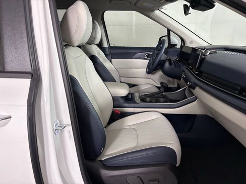 New 2026 Kia Carnival EX FWD image 50