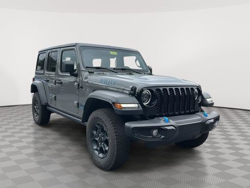 Used 2023 Jeep Wrangler Unlimited w/ Cold Weather Group AWD/4WD image 3