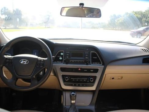 Used 2015 Hyundai Sonata SE FWD image 10