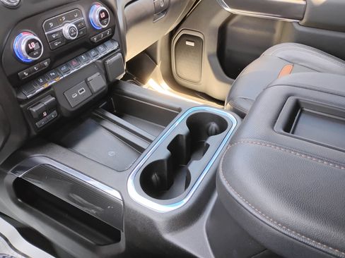 Used 2022 GMC Sierra 2500 AT4 w/ AT4 Preferred Package AWD/4WD image 21
