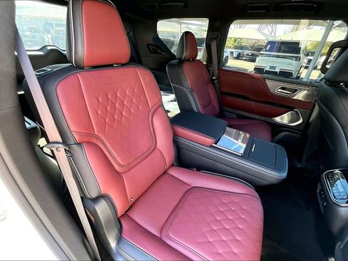 New 2026 INFINITI QX80 Autograph image 18