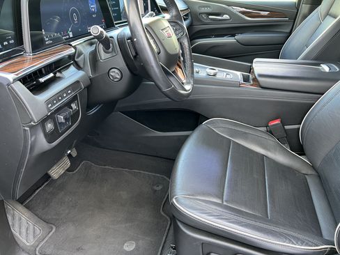 Used 2021 Cadillac Escalade Premium Luxury AWD/4WD image 14