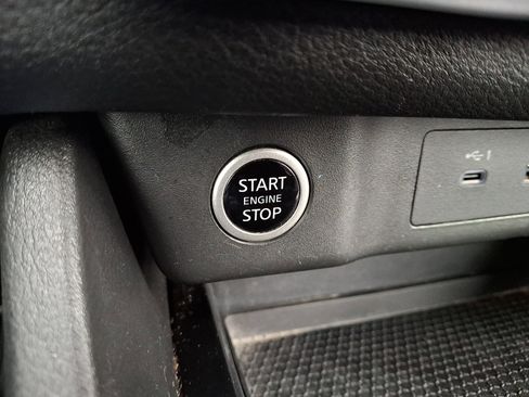 Used 2023 Nissan Rogue S image 22