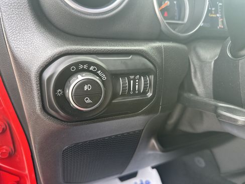 Used 2020 Jeep Gladiator Overland AWD/4WD image 14