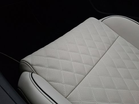 Used 2025 Genesis G70 3.3T Advanced w/ Sport Prestige Package image 26