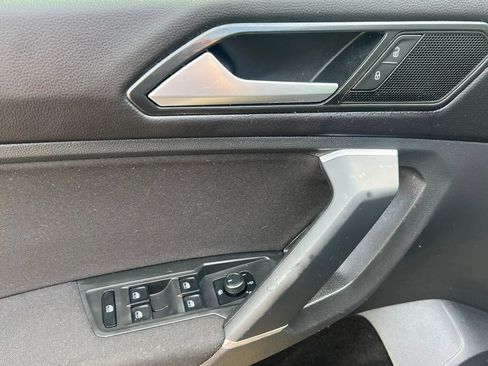 Used 2018 Volkswagen Tiguan S FWD image 13
