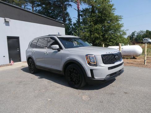 Used 2021 Kia Telluride SX w/ SX Prestige Package AWD/4WD image 2