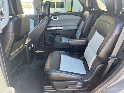 Used 2023 Ford Explorer XLT w/ Equipment Group 202A AWD/4WD image 44