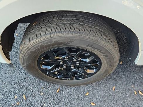 Used 2024 Ford F150 XLT w/ XLT Black Appearance Package image 18