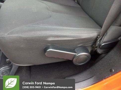 Used 2018 Jeep Wrangler Unlimited Sport w/ Connectivity Group image 12