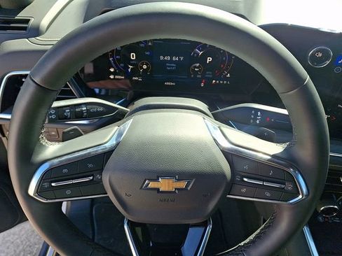 Used 2026 Chevrolet Tahoe Premier AWD/4WD image 4